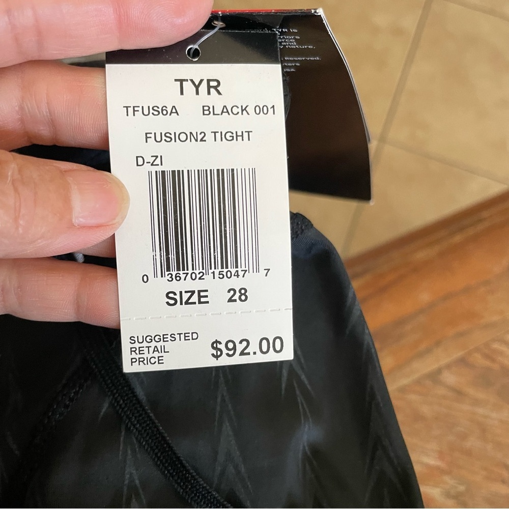 NWT TYR Fusion2 Tight Black Leggings size 28 - Picture 5 of 8